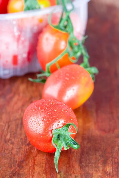Wet tomatoes closeup — Stock Photo, Image