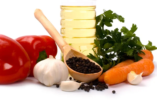 Primo piano verdure, pepe e olio — Foto Stock