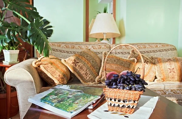 Частина класичної вітальні Інтер'єр з меблями в стилі рококо — стокове фото