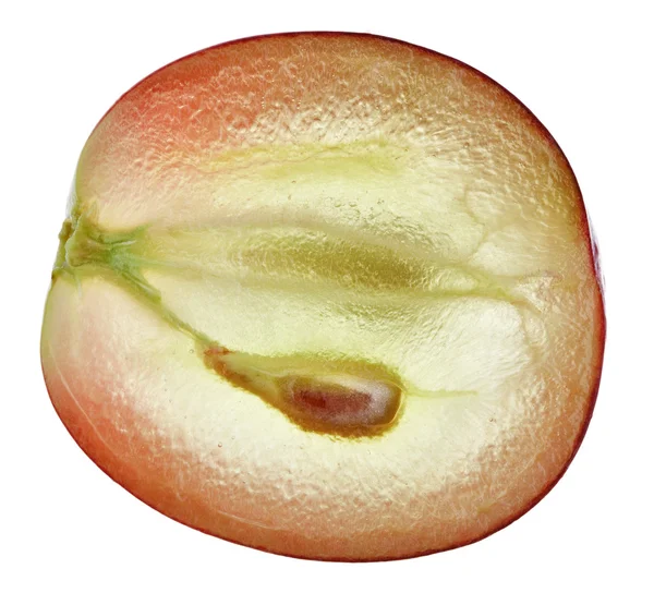 Şeffaf kırmızı üzüm meyve, üzerinde beyaz izole makro dilim — Stok fotoğraf