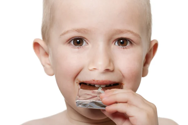 Ребенок с шоколадом — стоковое фото