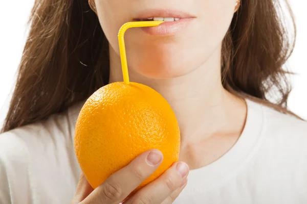 オレンジ色の果物を飲む — ストック写真