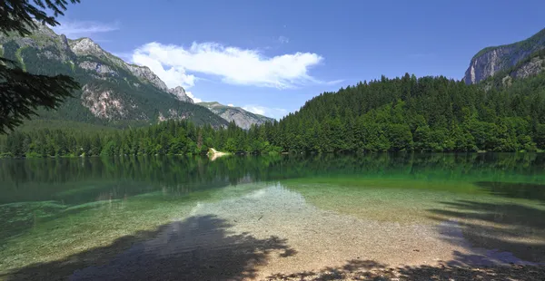 Tovel jezero v Alpách — Stock fotografie