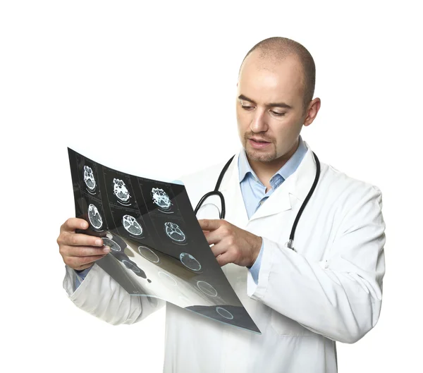 Mladý lékař výsledek kontroly tomografie — Stock fotografie