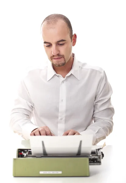 Mann mit Oldtimer-Schreibmaschine — Stockfoto