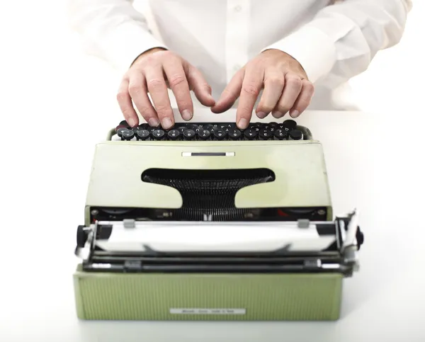 Detalhe do homem com máquina de escrever — Fotografia de Stock