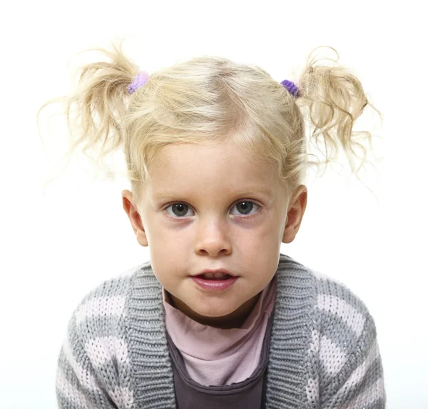 年轻的金发女孩的肖像 — 图库照片
