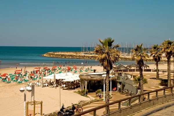 Stranden i tel aviv — Stockfoto