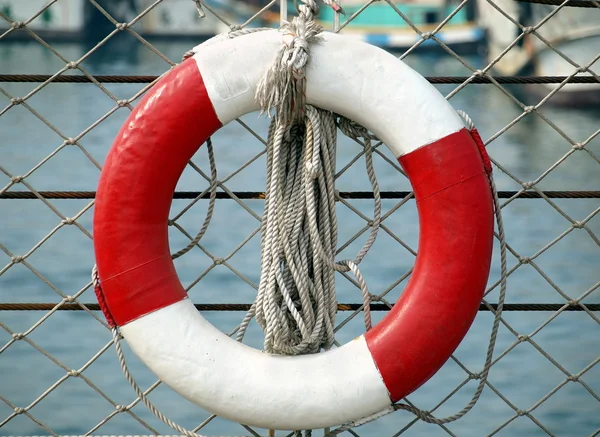 Life Ring and Rope — Stock Photo, Image