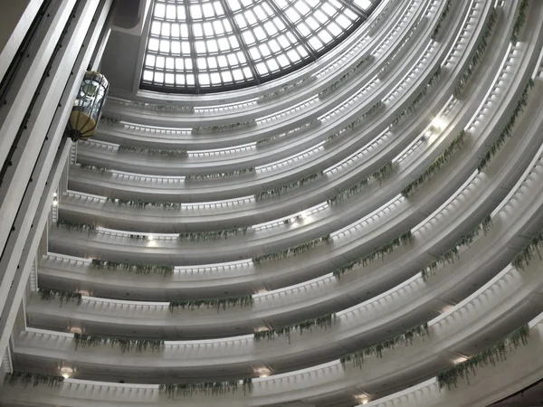 Asansör ile modern bir iç — Stok fotoğraf