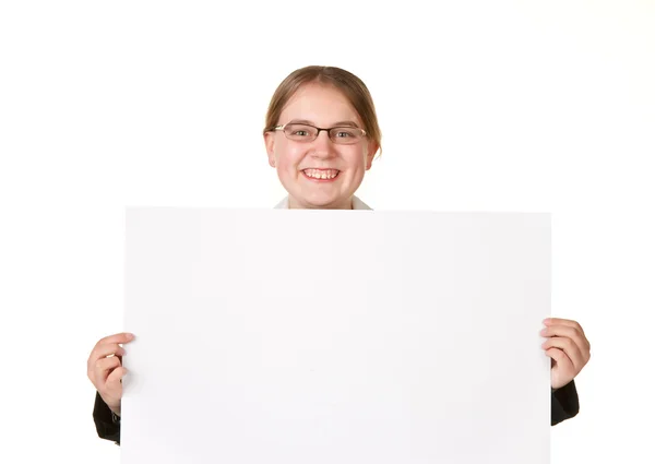 Женщина в деловом костюме с белой вывеской — стоковое фото