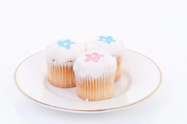 Bir tabakta cupcakes — Stok fotoğraf