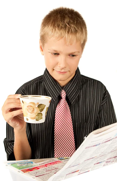 Ung framgångsrik affärsman avkopplande och dricka kaffe — Stockfoto