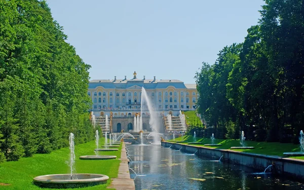 Schloss Peterhof — Stockfoto