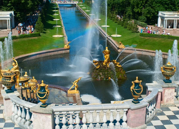 Grand trapsgewijs fonteinen — Stockfoto