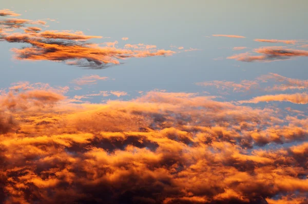 Μωβ σύννεφα — Φωτογραφία Αρχείου