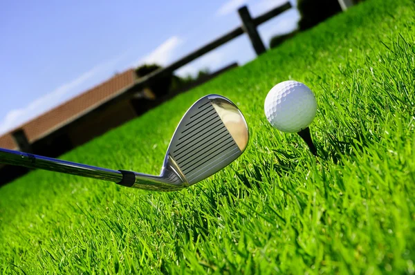 Cluburi de golf și minge — Fotografie, imagine de stoc