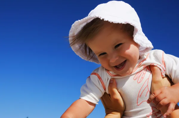 Küçük mutlu küçük kız — Stok fotoğraf