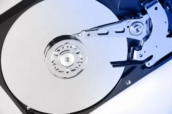 컴퓨터 하드 드라이브와 청진 기 — 스톡 사진