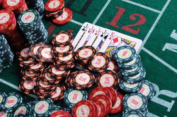 Mettere un giocatore di poker — Foto Stock