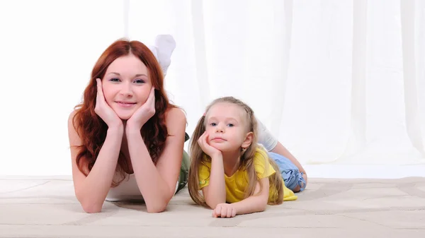 Young mother and daughter — Stock Photo, Image