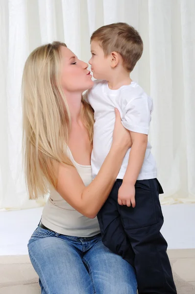 Young mother and son — Stock Photo, Image