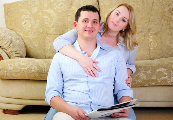 Ungt par tillbringar tid tillsammans — Stockfoto