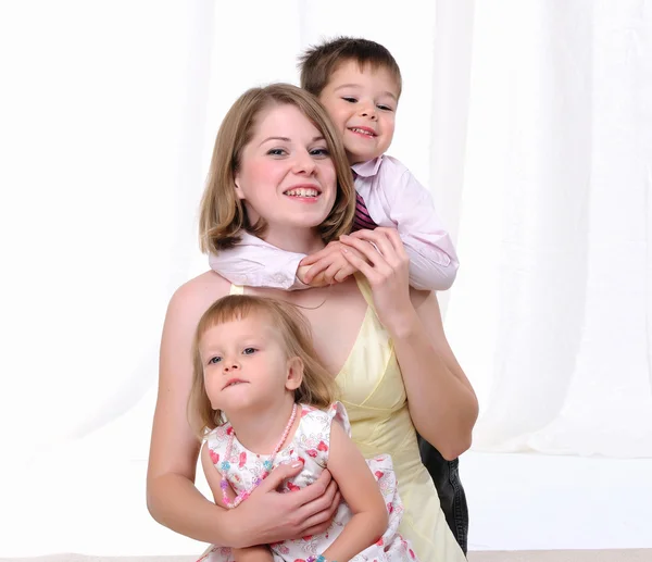 Mama, jej syn i córka mało — Zdjęcie stockowe