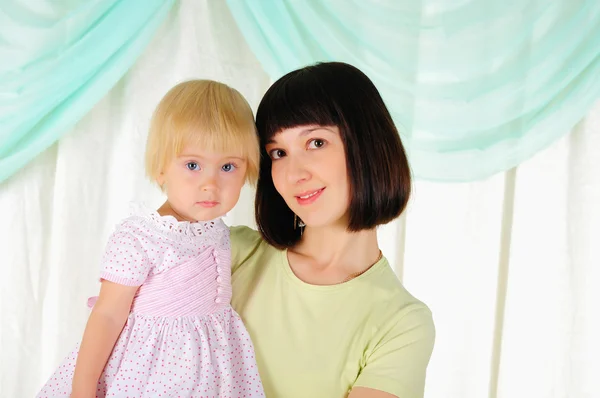 Little girl and her mom — Stock Photo, Image