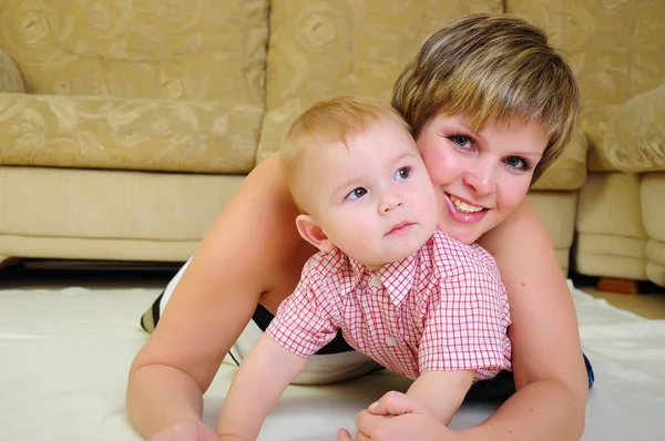 Mom and son having fun together — Stock Photo, Image