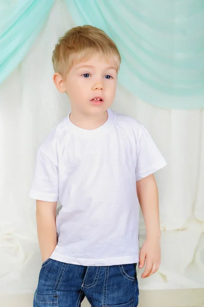 Portrait of a young boy — Stock Photo, Image