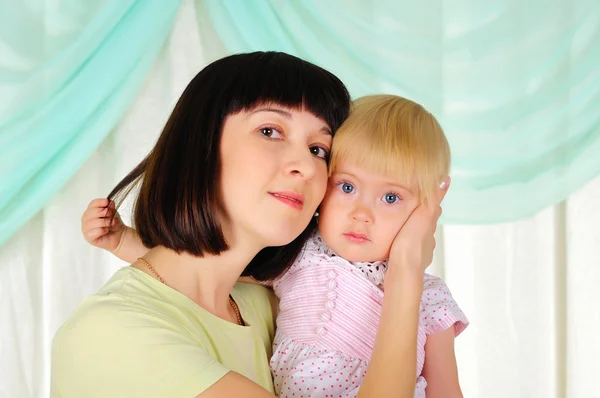 Little girl and her mom — Stock Photo, Image