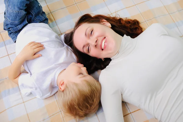 Bambino e sua madre — Foto Stock