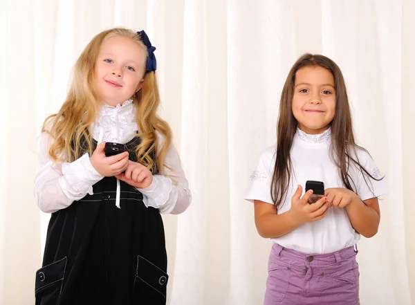 Twee meisjes vriendinnen — Stockfoto
