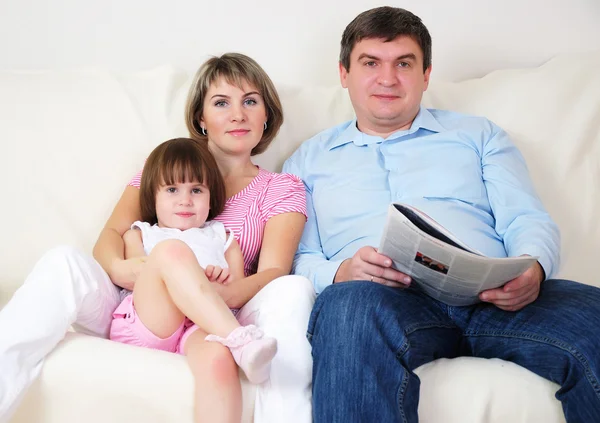 Papá, mamá y su hijita —  Fotos de Stock