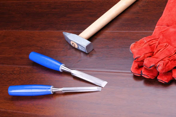 Handschuhe Für Die Arbeit Mit Roten Und Blauen Werkzeugen — Stockfoto