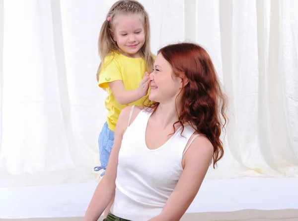 Young Mother Daughter Spend Time Together — Stock Photo, Image