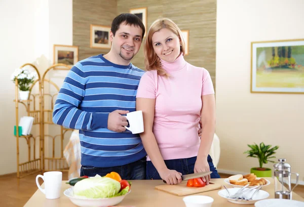 Par hemma med måltid — Stockfoto