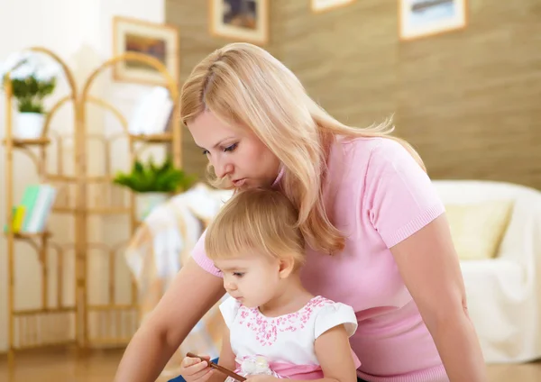 Young Mother Playing Her Little Baby Home — Stock Photo, Image