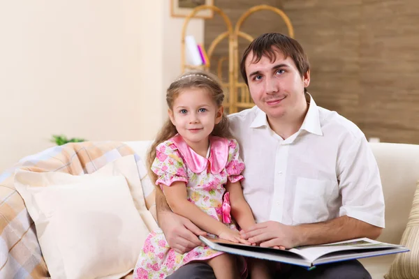 Young Family Daughter Home Living Room — Stock Photo, Image