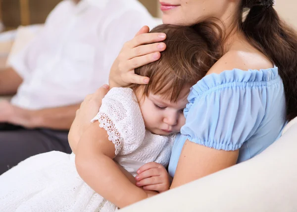 Young Mother Little Daughter Together Home — Stock Photo, Image