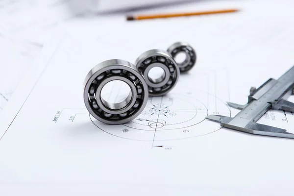 Konstruktionsentwürfe Und Werkzeuge Auf Dem Tisch — Stockfoto