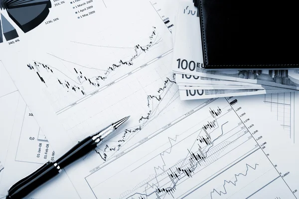 Finanční Grafy Grafy Stole — Stock fotografie