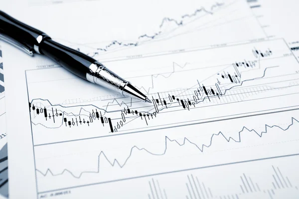 Finanční Grafy Grafy Stole — Stock fotografie