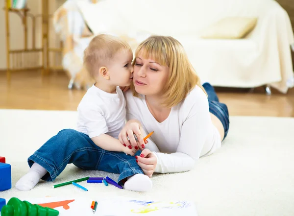 Little boy and his mother — Stock Photo, Image