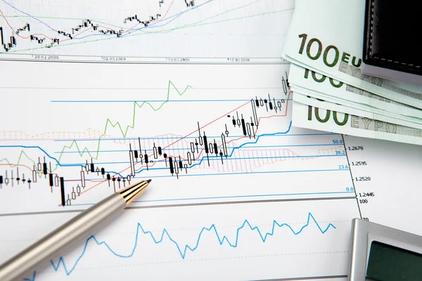 財務チャートとグラフ — ストック写真