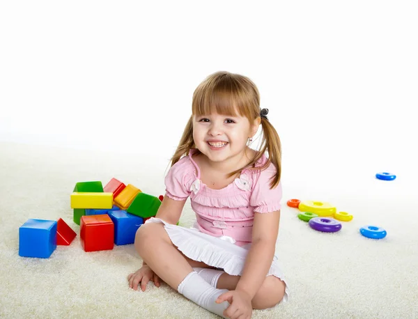 Portret van een klein kind in studio — Stockfoto