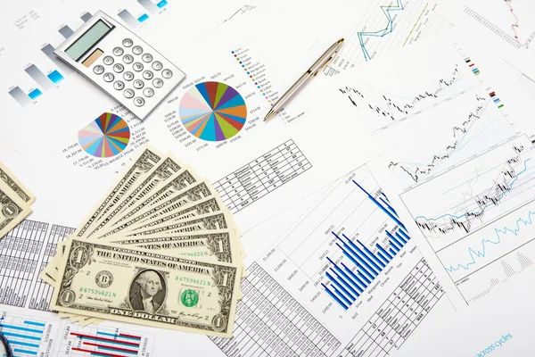 Фінансові діаграми та графіки — стокове фото