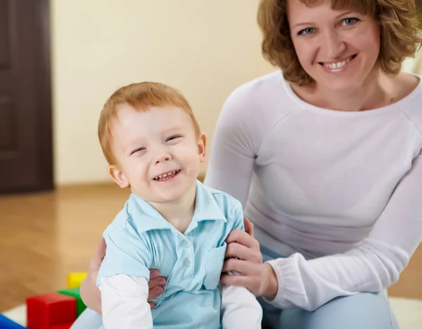 Mother and son at home — Stock Photo, Image