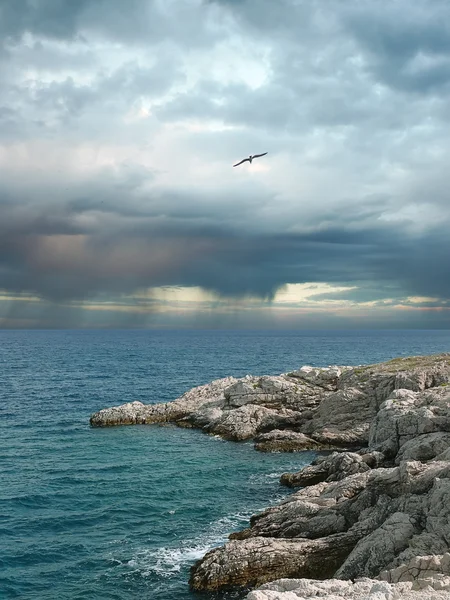 Nuvole di tempesta sul mare. — Foto Stock
